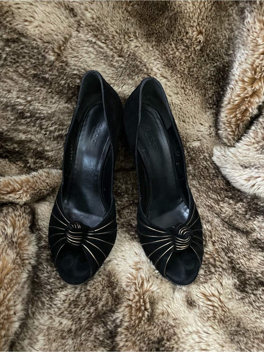 Gucci Black Suede Heels with Gold Stripes & Accent Knot - Picture 4 of 10